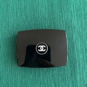 Original Channel Eyeshadow perfect for every eye look. Cute packaging